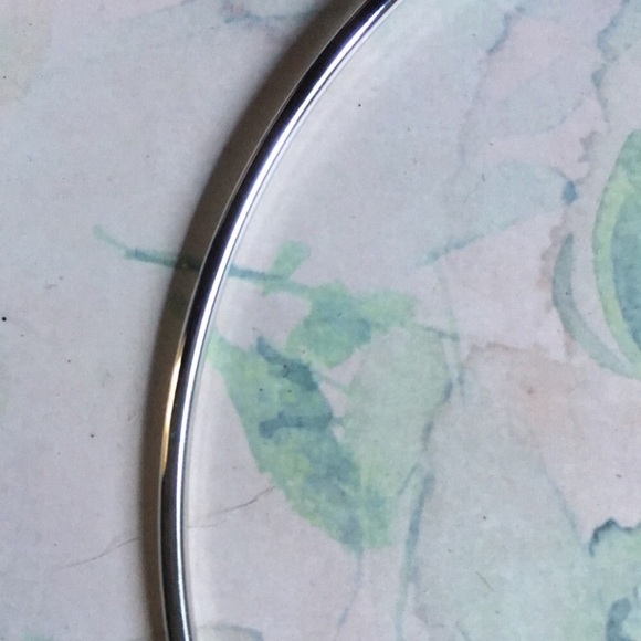 New! Silver Hoop Earrings - Picture 6 of 8